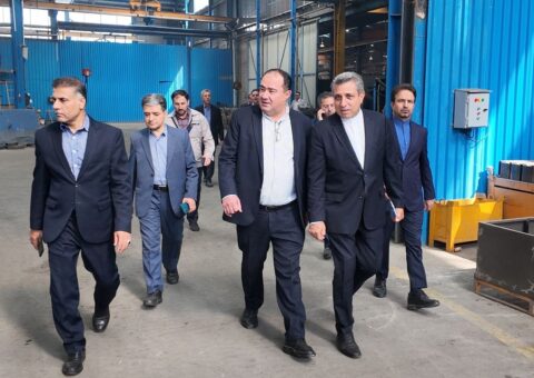 بازدید رایزنان بازرگانی هفت کشور از واحد تولیدی اروم تریلر (1) بازدید رایزنان بازرگانی هفت کشور از واحد تولیدی اروم تریلر (1)